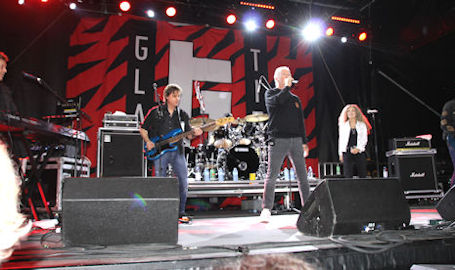 ​Mammoth crowd rocks to "Glass Tiger" at Kincardine Scottish Festival