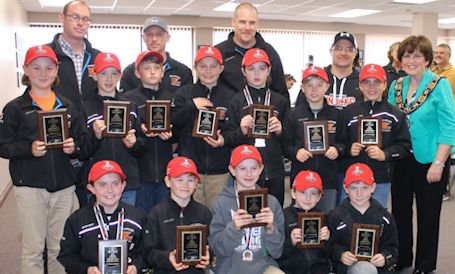 Kincardine presents plaques to champion Atoms; mayor speaks poetically
