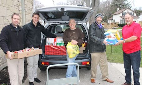 Christmas donations, dinners and decorated bags
