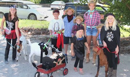 Sun shines on huge crowd at Kincardine Fall Fair parade