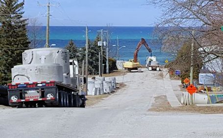 Reconstruction begins on Broadway, west of Huron Terrace, in Kincardine