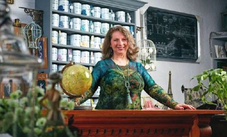 J'Adorn wins Retailer of Distinction award from Canadian Gift Association