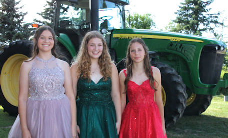 ​Valedictorians take Ripley Grade 8 graduates on a trip down memory lane
