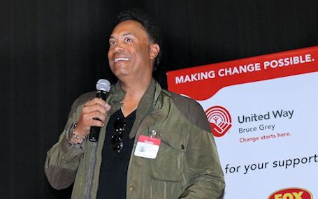 Former Blue Jays player helps celebrate United Way Day at Bruce Power