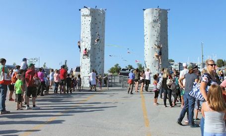 Sunshine greets thousands at 14th annual Bruce Power Beach Party in Kincardine