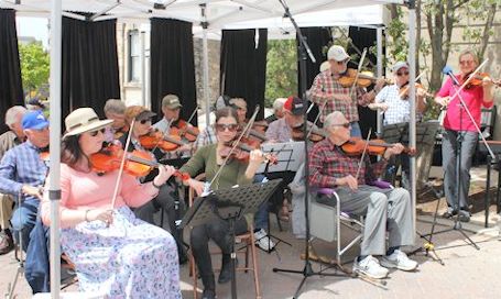 Third annual World Fiddle Day draws huge crowd to downtown Kincardine