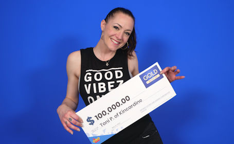 ​Kincardine resident wins $100,000 lottery prize