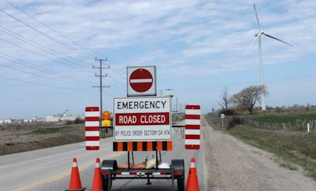 Huron Wind turbine damaged, road closed