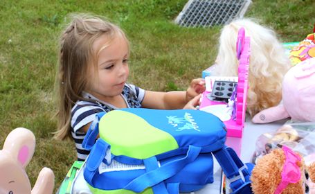 Fund-raiser yard sale held in support of MacLennan family