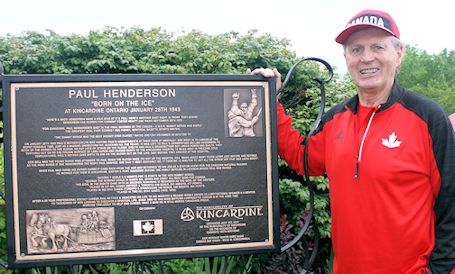 Hockey legend Paul Henderson returns to his roots to unveil plaque at Kincardine hospital