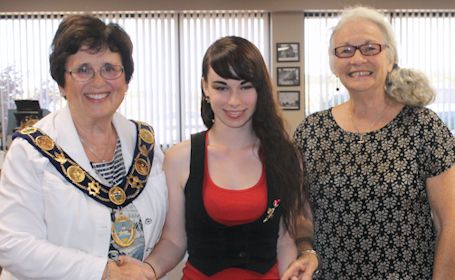 Lindsay Glover receives Victoria Park Gallery scholarship