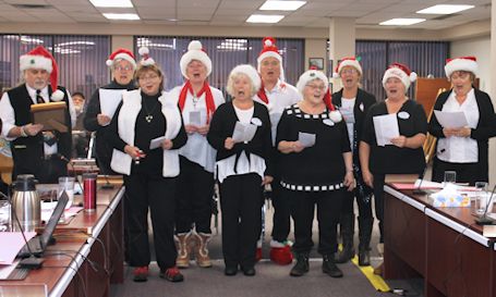 Kincardine Theatre Guild sings "Natural Gas is Coming to Town" at council meeting