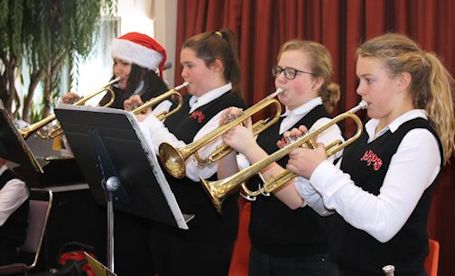 Huron Heights Public School band, choir perform at Trillium Court